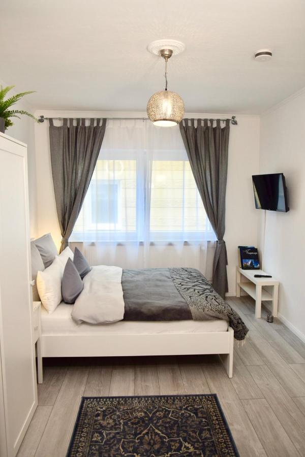 Apartamento Im Kleinen Stil Ll Linz am Rhein Exterior foto
